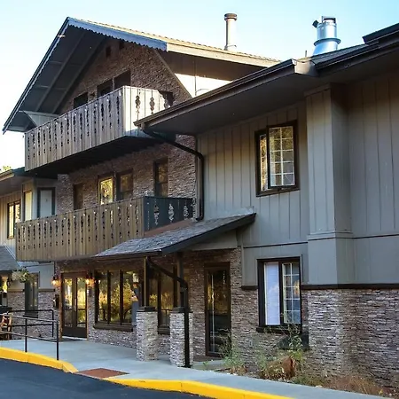 Fawn Valley Inn- 303 Apts